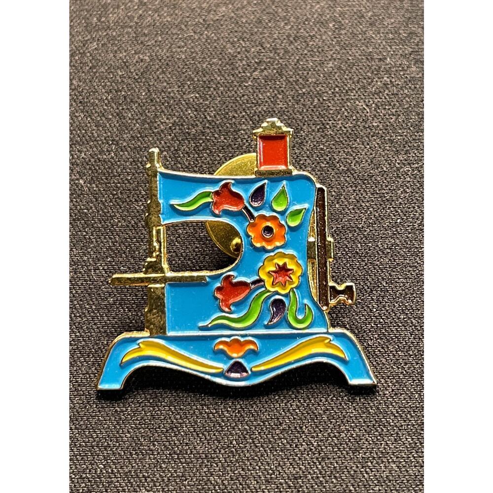 Vintage Clotilde #6 Lindstrom 1940 Sewing Machine Brooch Pin Enamel. Free‎ Ship!